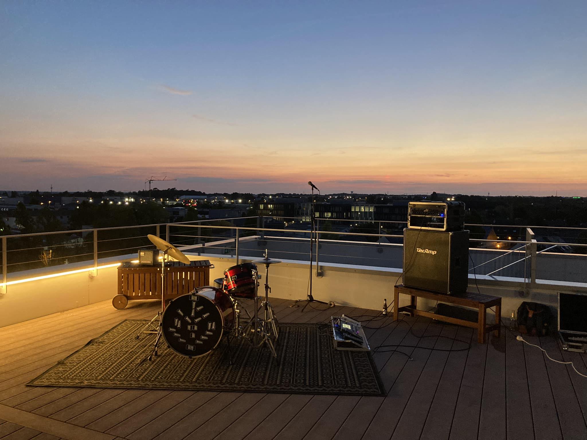Mechuta en live sur un rooftop nantais